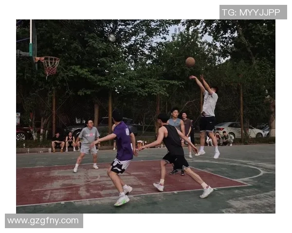 热爱篮球的心跳与梦想追逐篮球明星的光辉瞬间